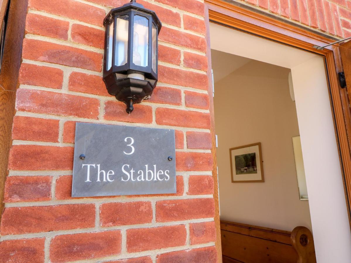3 The Stables Villa Havenstreet  Exterior photo
