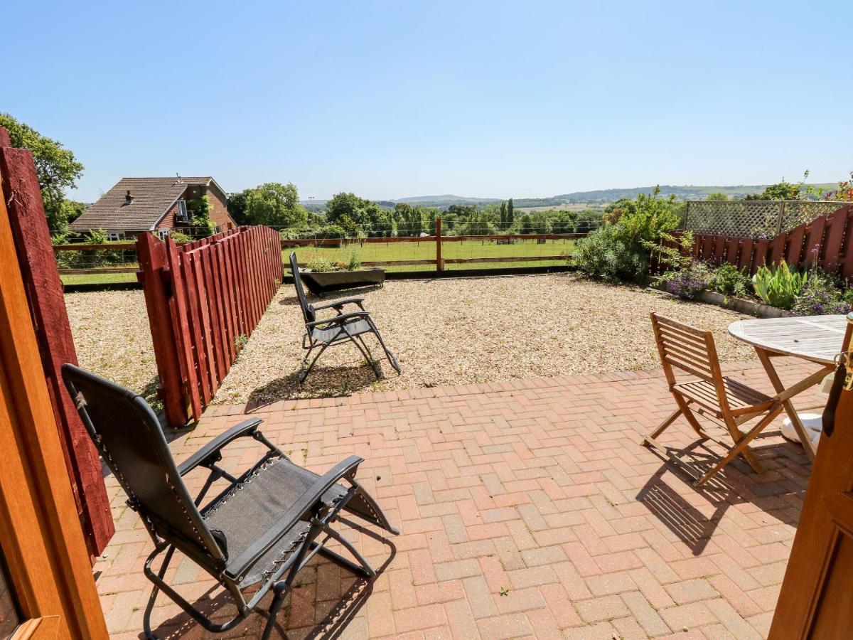 3 The Stables Villa Havenstreet  Exterior photo